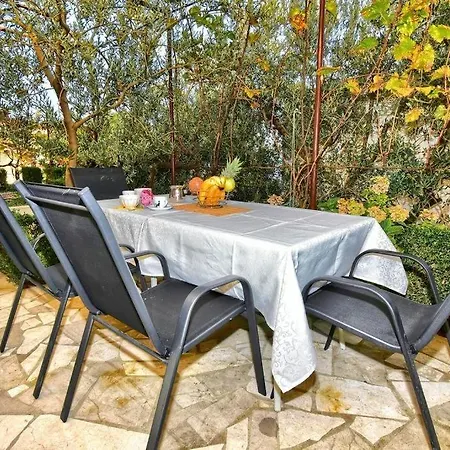 Apartments Zana Pisak Exterior photo