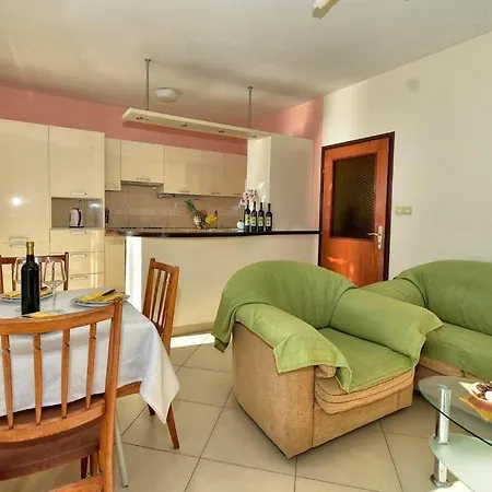 Apartments Zana Pisak Exterior photo