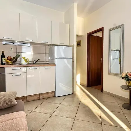 Apartments Zana Pisak Exterior photo