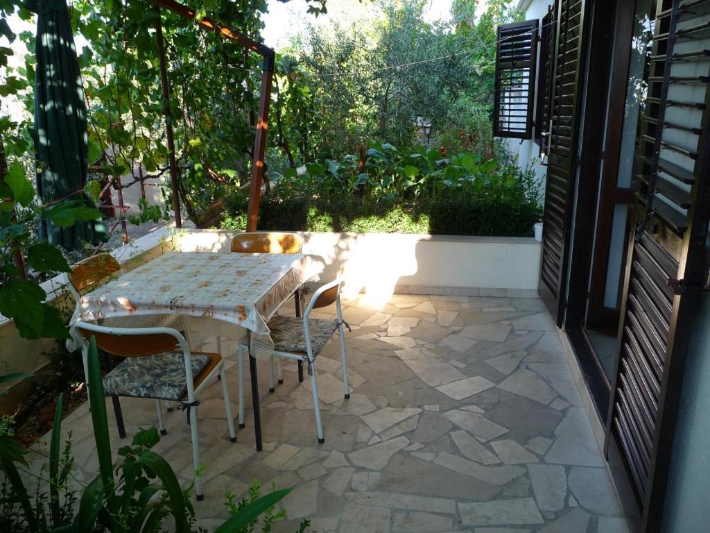 Zana Apartment *