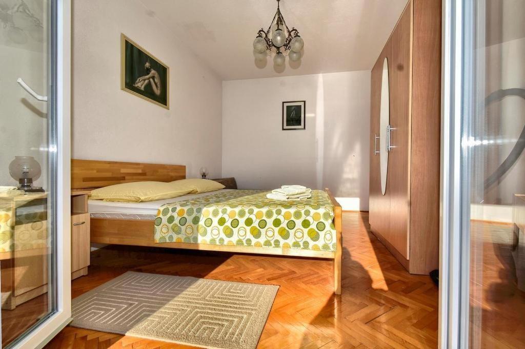 Zana Apartment