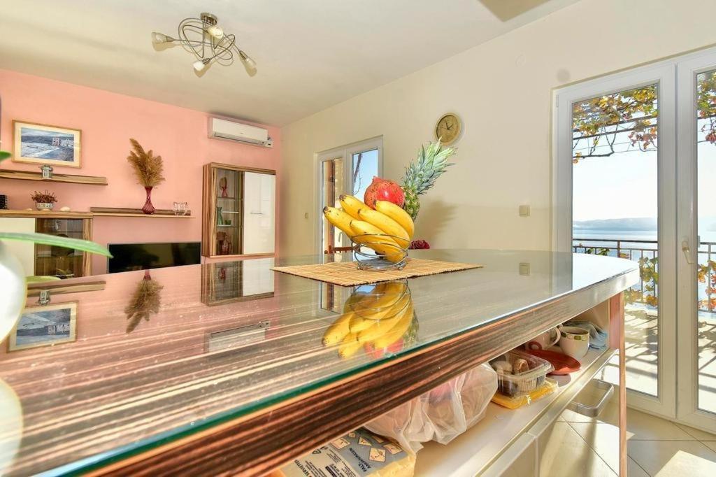 Apartment Zana *